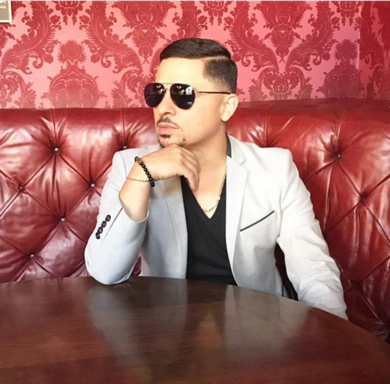 El cantante de música regional mexicana se enteró que enfrentará otra batalla en tribunales por este caso durante la promoción de la nueva temporada del reality show Larrymania. (ARCHIVO) 