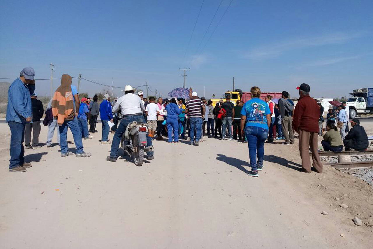 Manifestación. Habitantes de varias comunidades e integrantes de organizaciones volvieron a protestar contra Chemours. (EL SIGLO DE TORREÓN)
