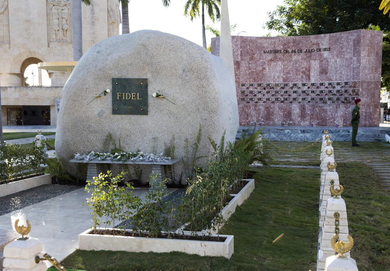 El lugar donde sería enterrado Fidel Castro fue durante muchos años un gran misterio para los cubanos que solo se develó días después de la muerte del líder de la revolución, fallecido el 25 de noviembre del año pasado a los 90 años. (ARCHIVO)