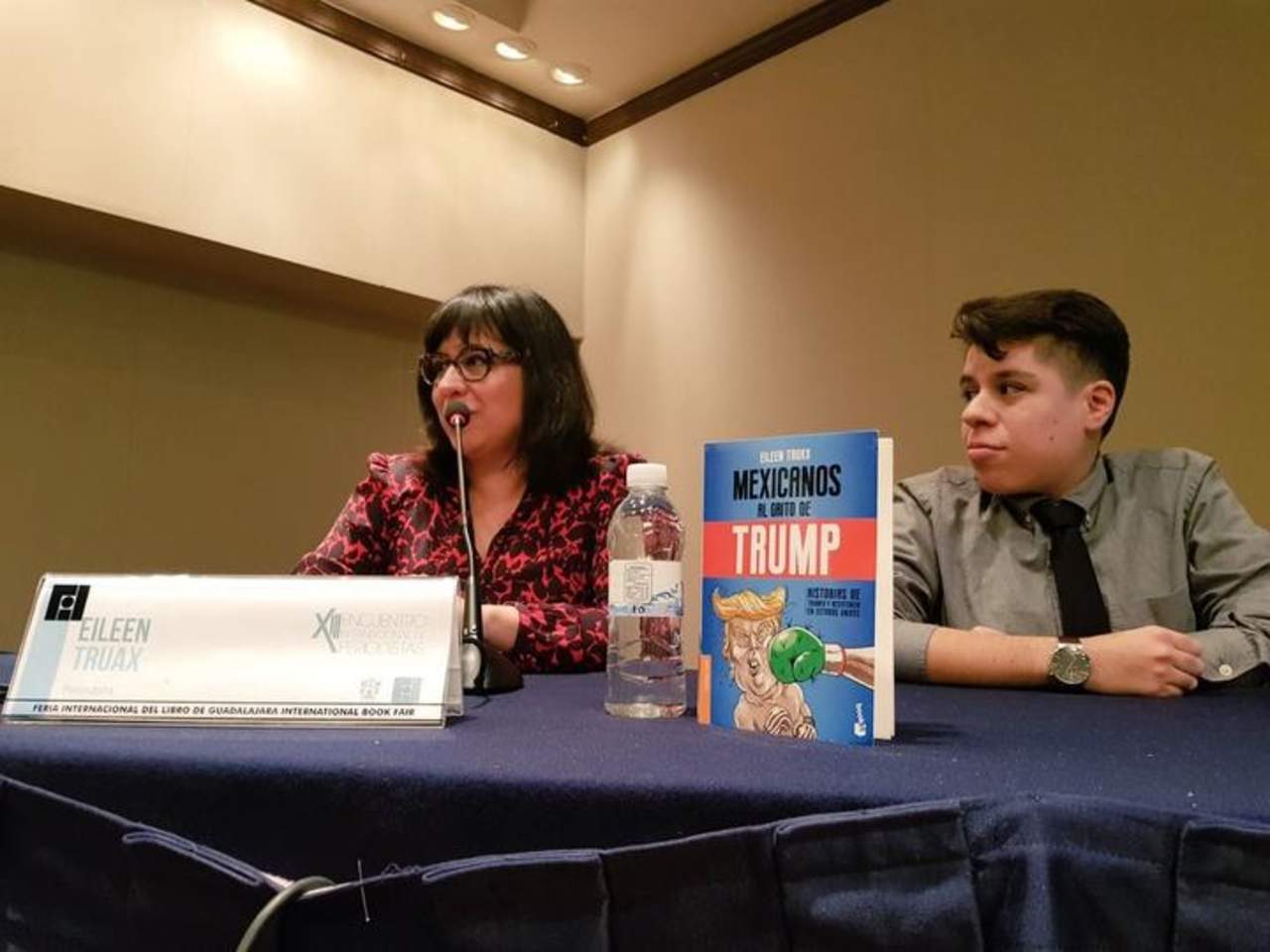 La autora, se mostró feliz de que una de las protagonistas de su libro, la acompañara. De hecho, Mafalda tenía 20 años sin pisar su natal Guadalajara. (DINORA G. SOLÍS)

