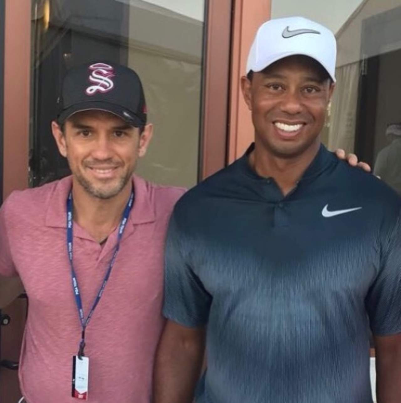 El golfista estadounidense posó para la foto con el dirigente lagunero. (INSTAGRAM)