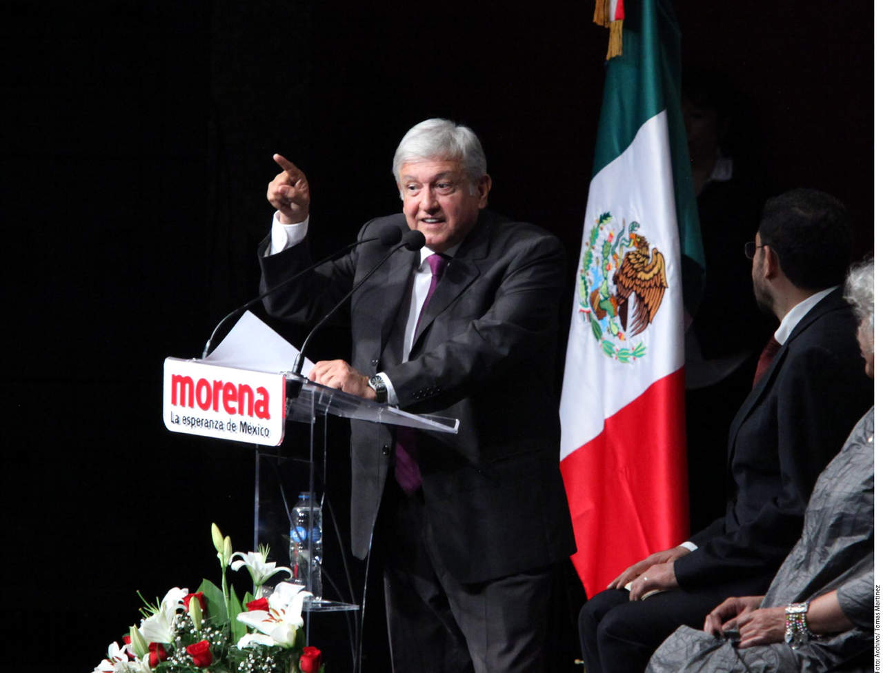 ‘Por su boca’. Andrés Manuel López Obrador dijo que con tal de alcanzar la paz en el país y para
que no haya violencia, podría convocar a un diálogo para que se otorgue amnistía a los victimarios,
siempre y cuando se cuente con la aprobación de las víctimas. (AGENCIA REFORMA) 