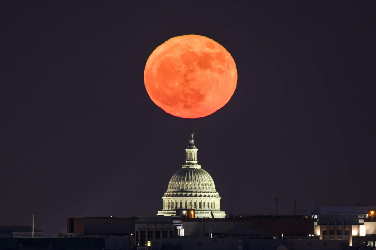 Impresionante. En el Capitolio de Estados Unidos se pudo
observar este peculiar fenómeno. (AP)