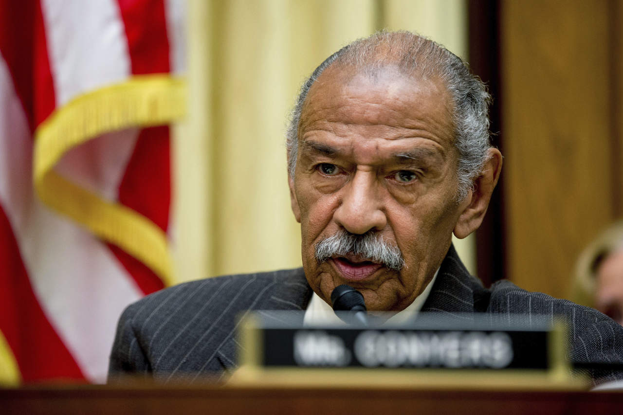 Conyers, el demócrata con más años de servicio en la Cámara de Representantes, aseguró que se encontraba finalizando los detalles, pero indicó que apoyará a su hijo, John Conyers III, para reemplazarlo en ese escaño. (AP)