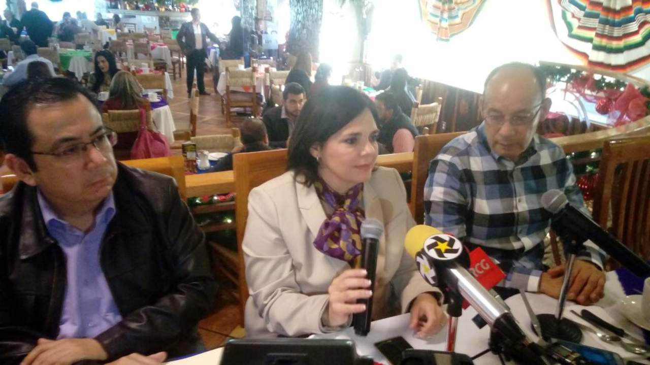 Gabriela de León, consejera presidente del IEC, en su visita por Torreón para detallar el proceso de registro de las candidaturas independientes, dijo que fueron cinco los partidos políticos los que perderán su registro. (EL SIGLO DE TORREÓN)
