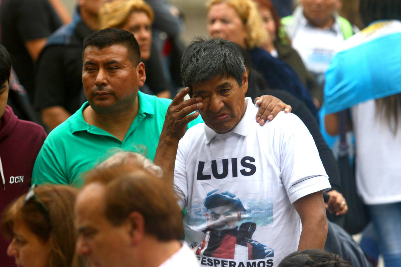 Polémica. Para el gobierno de Mauricio Macri, los 44 tripulantes del submarino desaparecido están muertos. (EFE)