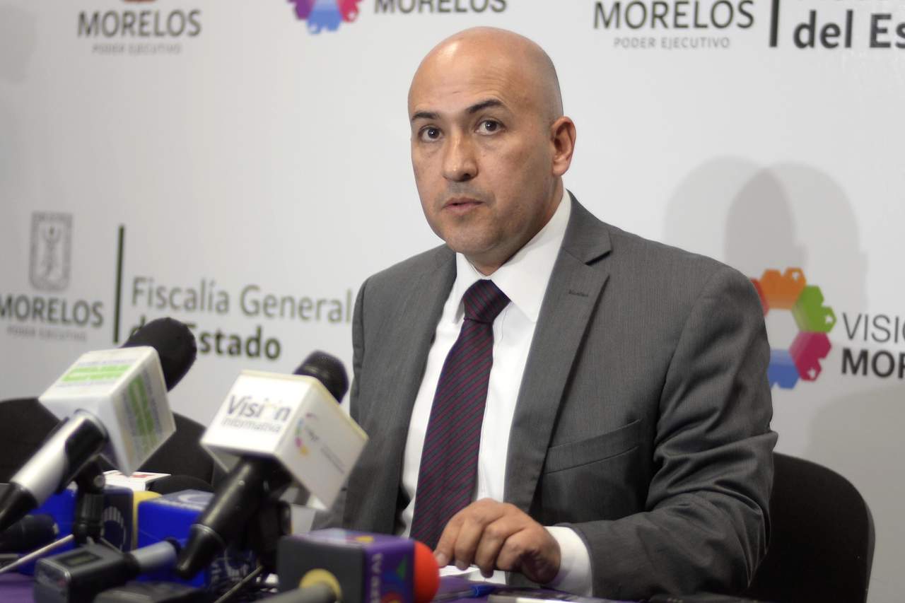  El fiscal General del Estado, Javier Pérez Durón, rechazó el registro de 'tiros de gracia' en tres de las seis personas fallecidas en el operativo de la Policía de Morelos, el jueves pasado. (EL UNIVERSAL)