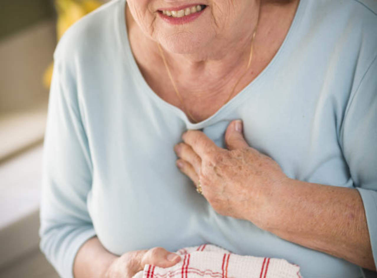 Los enojos constantes también tienen consecuencias en el corazón, con aumento del ritmo cardíaco, presión arterial, flujo sanguíneo, además de que se produce vaso dilatación, agitación, sudoración, taquicardia y en personas muy susceptibles, puede ocasionar un infarto. (ARCHIVO)