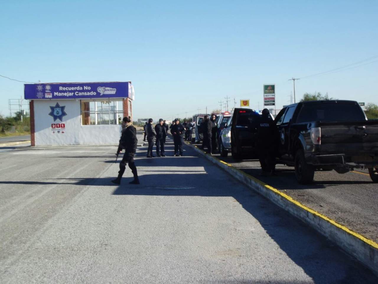 Durante el evento estuvieron presentes elementos de la Policía Municipal, Policía Escolar, Policía Estatal, Policía Federal de Caminos, Fuerza Coahuila y GATEM, donde dieron el banderazo simbólico. (EL SIGLO COAHUILA)