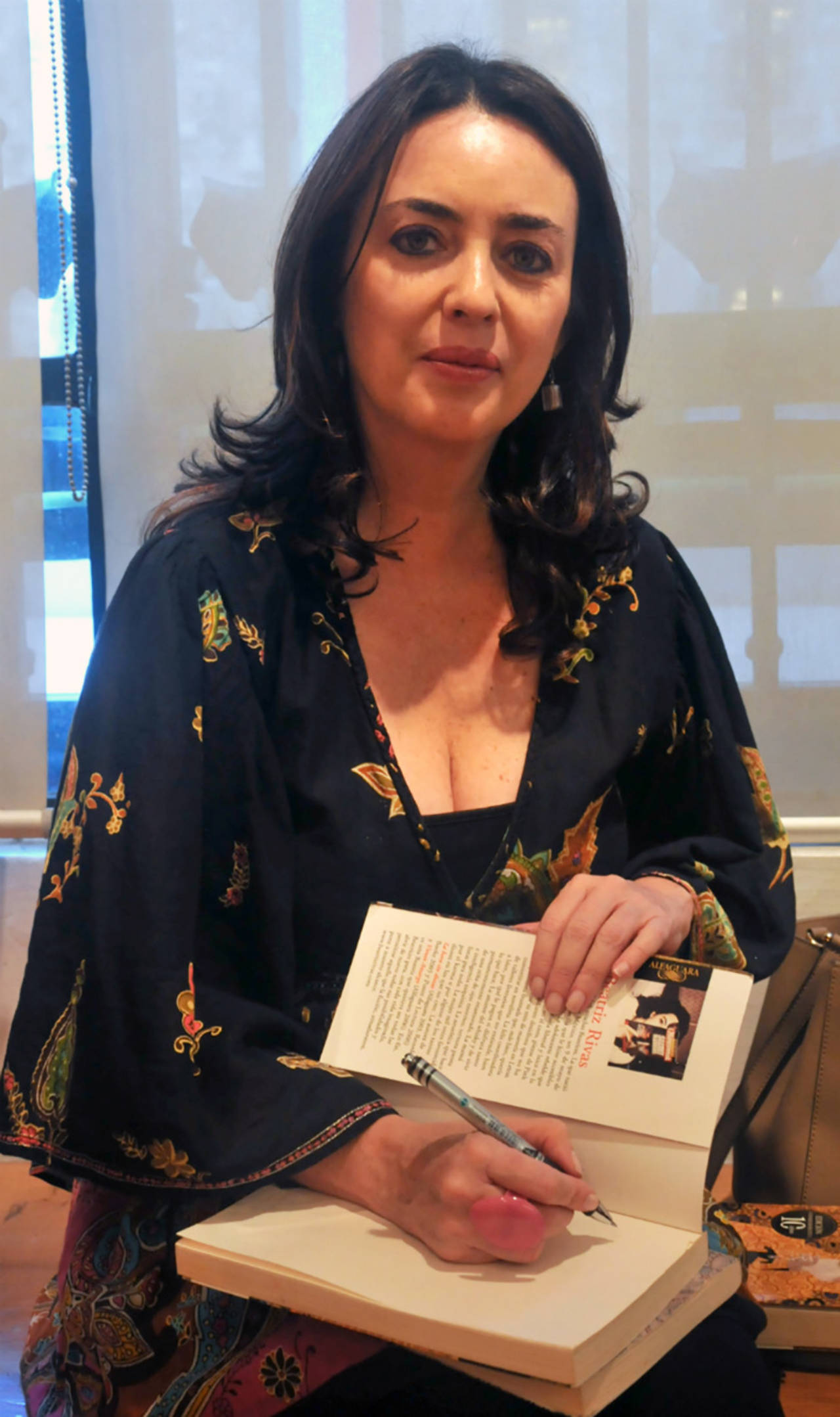 Maestra. La escritora mexicana Beatriz Rivas, reconocida como formadora de escritores, aborda la masacre de los chinos en Torreón, en su más reciente novela publicada bajo el sello de Alfaguara.