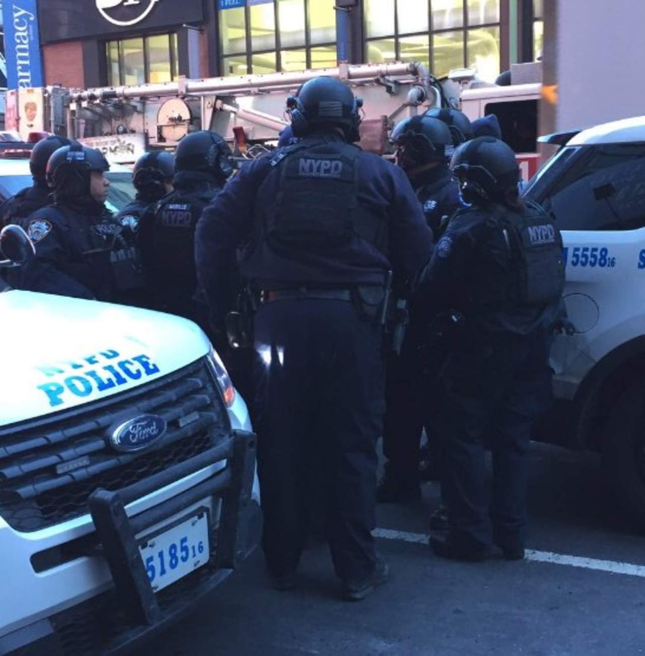 Presunto terrorista resulta herido en explosión en NY