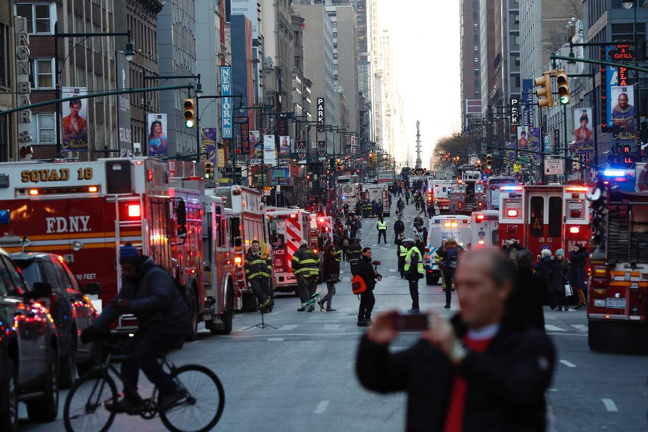 Suman cuatro heridos por explosión en Nueva York
