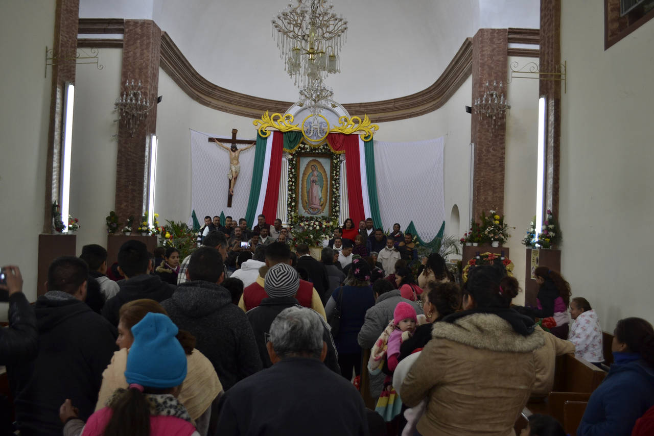 Festejos. Ayer comenzaron a acudir más personas a visitar y celebrar a la virgen de Guadalupe. (EL SIGLO DE TORREÓN)