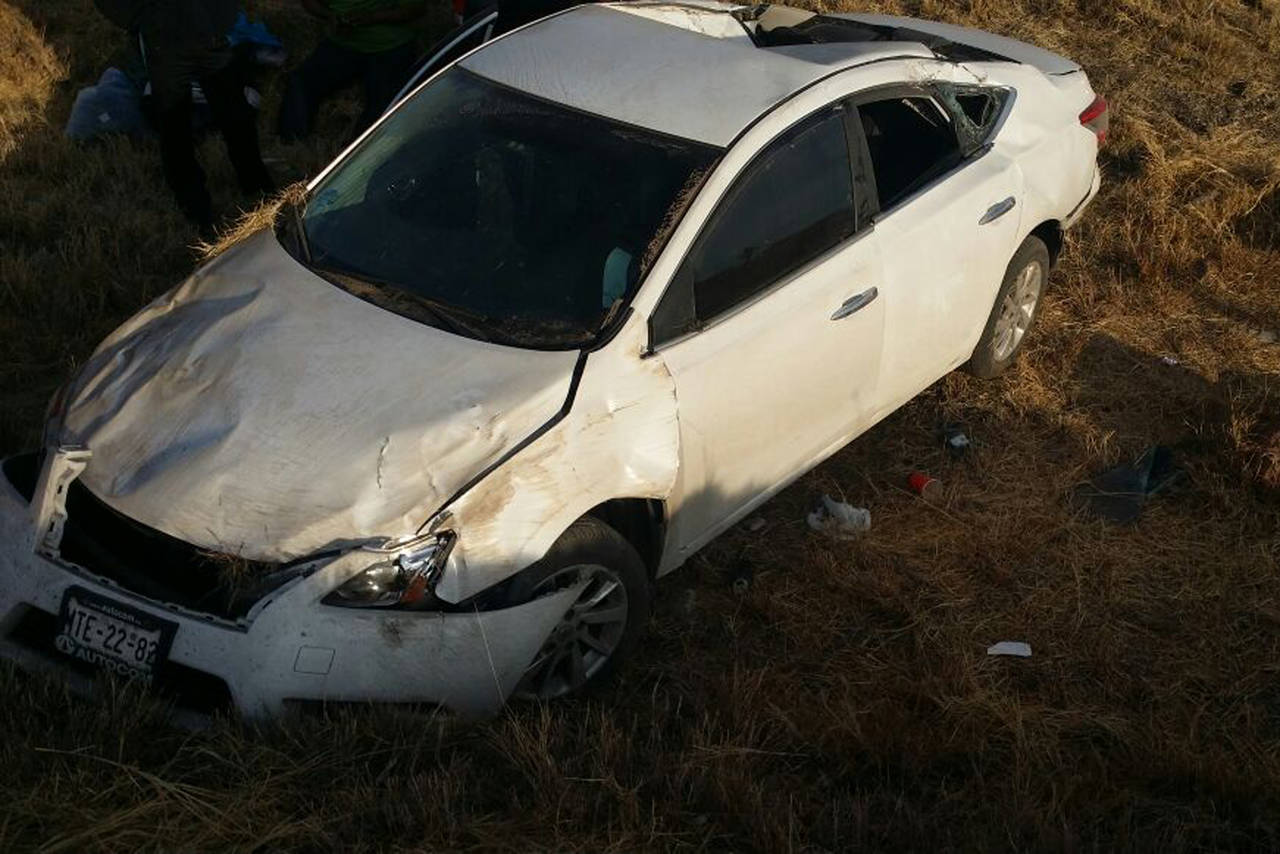 Saldo. Accidente en carretera a Cuencamé deja sólo daños materiales, pasajeros resultaron ilesos. (ARCHIVO)