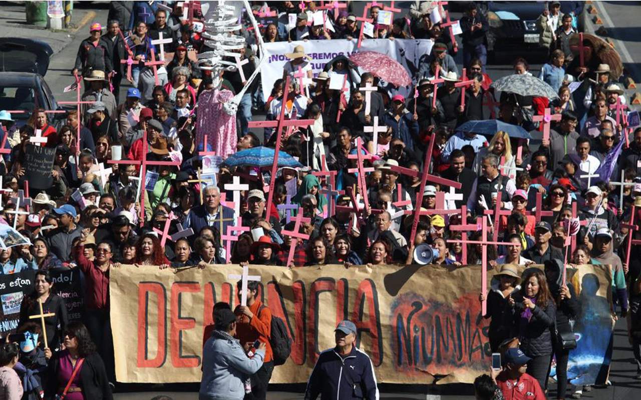 Las mujeres jóvenes son asesinadas con más violencia y brutalidad en el país, según el estudio La Violencia Feminicida en México, Aproximaciones y Tendencias, realizado por el Instituto Nacional de las Mujeres, ONU Mujeres y la Secretaría de Gobernación. (ARCHIVO)