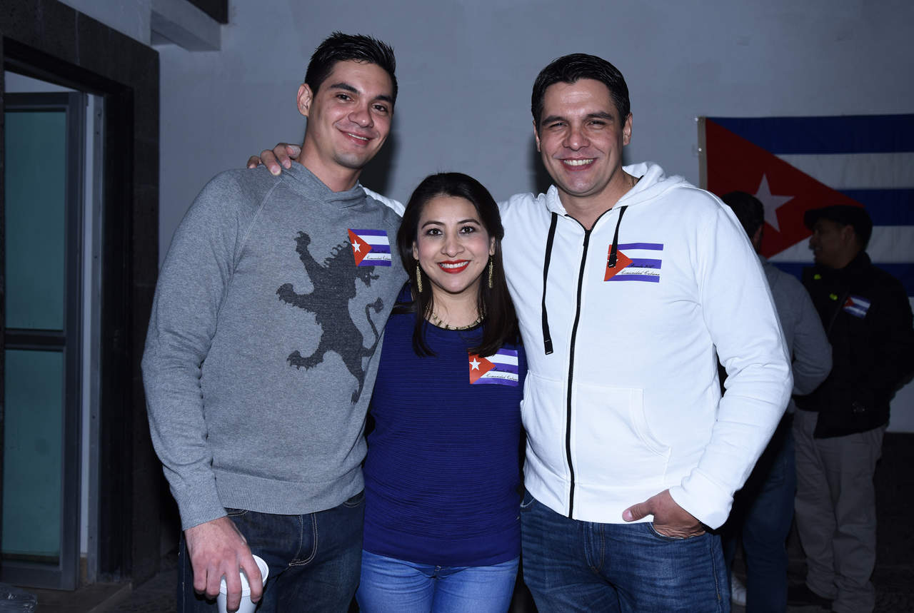 Maury Olvera Jr., Zuleyka Márquez y Maury Olvera. 