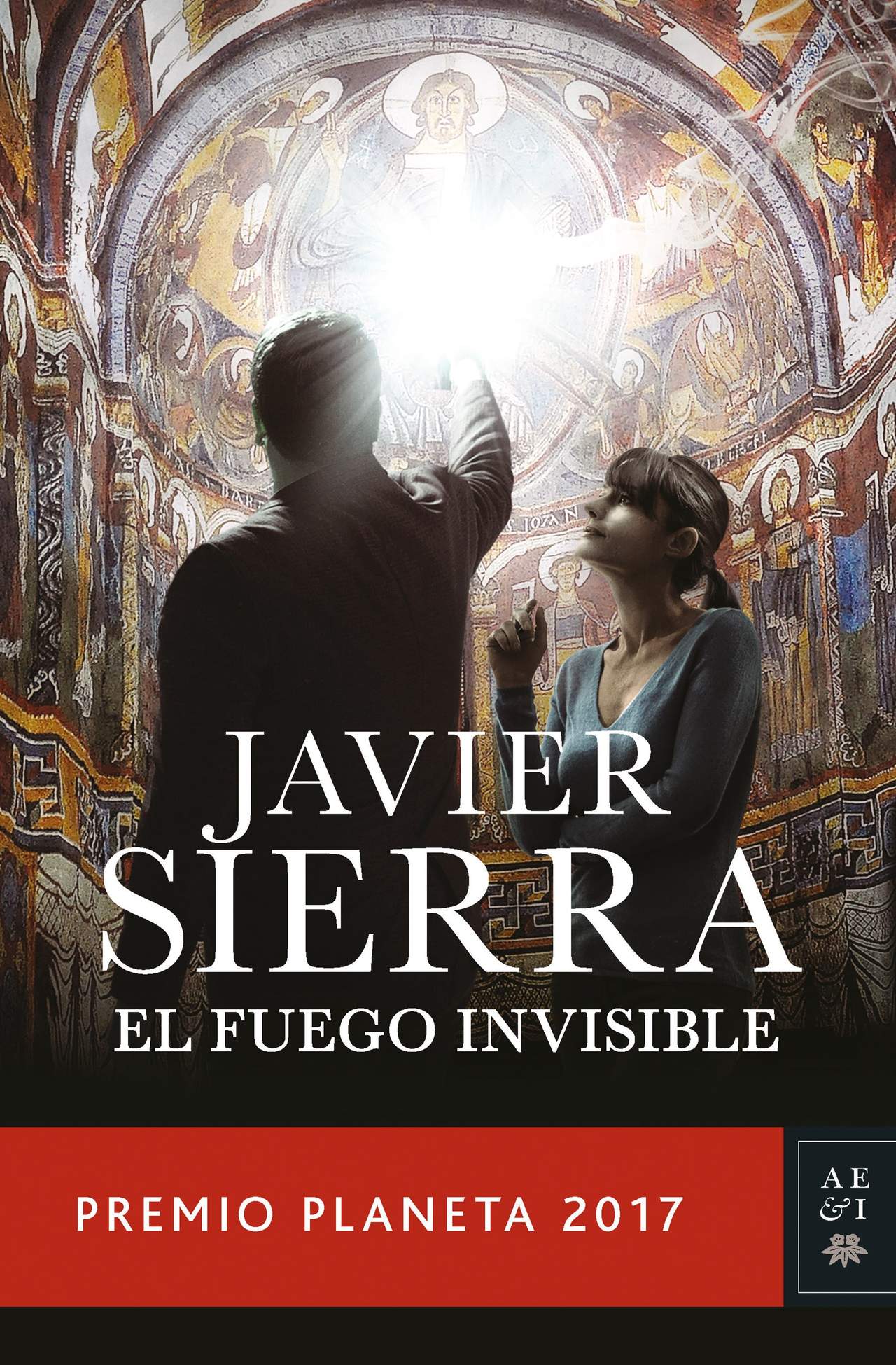 Sierra, quien se hizo acreedor al Premio Planeta en su edición de este 2017, está por presentar su obra El fuego invisible. (CORTESÍA)