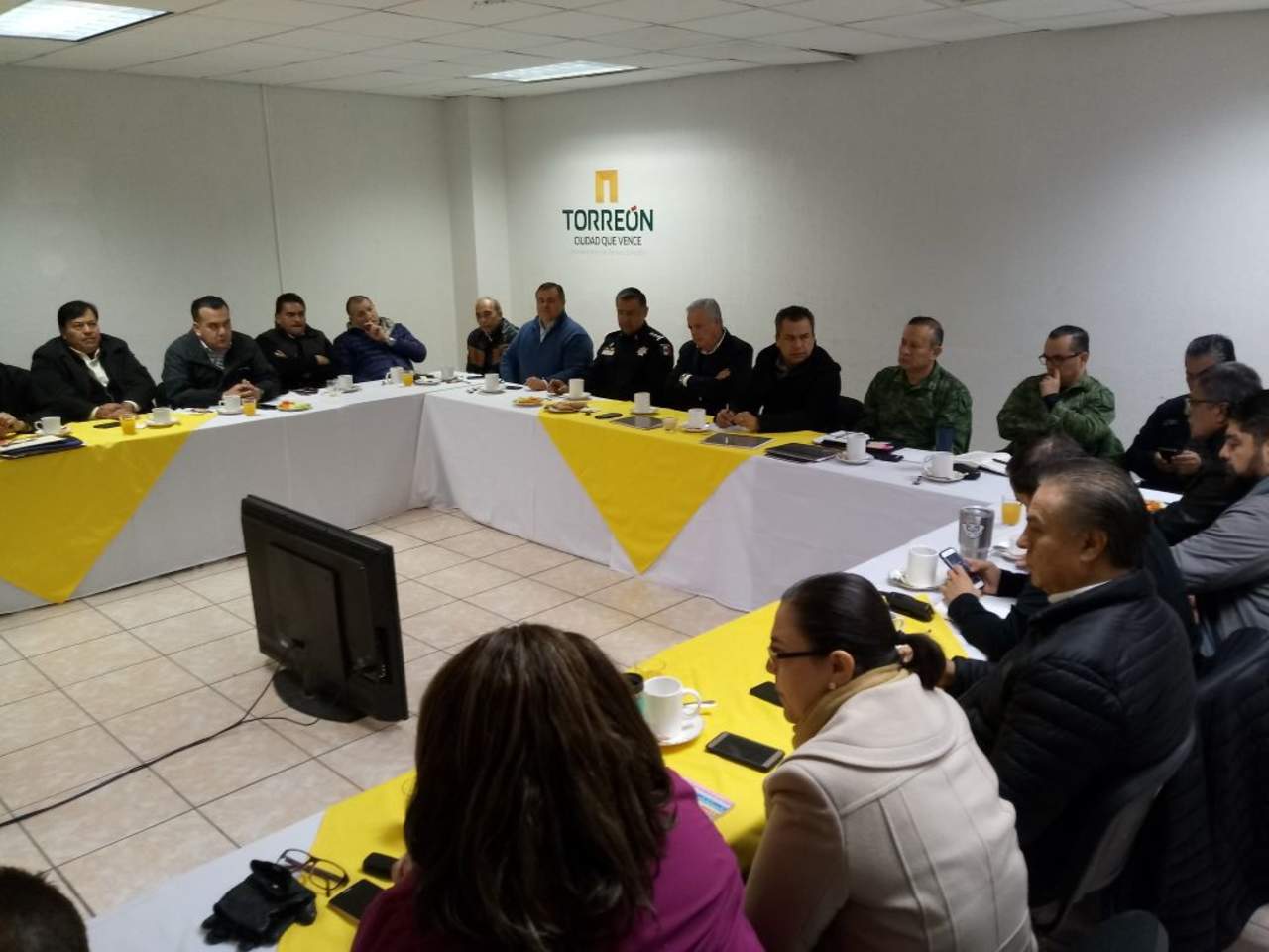 Este domingo participó Jorge Zermeño por primera vez en las reuniones de evaluación de seguridad. (FERNANDO COMPEÁN) 