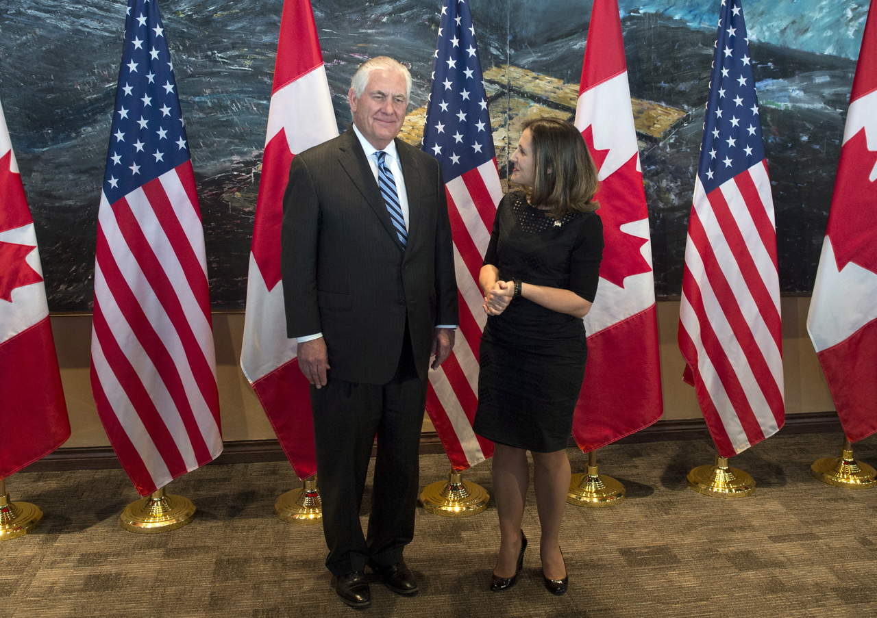 El anuncio fue realizado hoy en Ottawa por la ministra de Asuntos Exteriores de Canadá, Chrystia Freeland, y el secretario de Estado de Estados Unidos, Rex Tillerson. (AP)