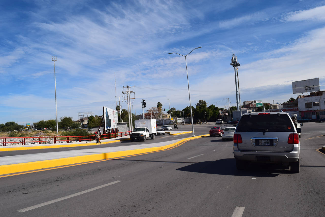 Placa. La develación de la placa se efectuará sobre el puente de la calzada Carlos Herrera, que une a Torreón y Gómez Palacio. (EL SIGLO DE TORREÓN)