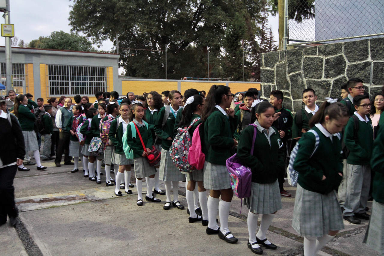 Más de 25 millones 600 mil estudiantes de educación básica están de vacaciones desde ayer jueves y regresarán a clases el 8 de enero del próximo año, indicó la SEP. (ARCHIVO)