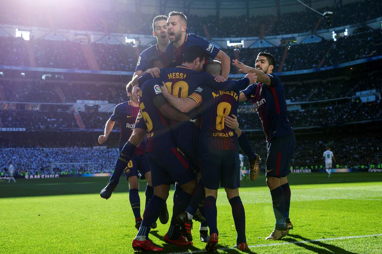 Barcelona ganó 0-3 en el estadio Santiago Bernabéu al Real Madrid. (EFE)