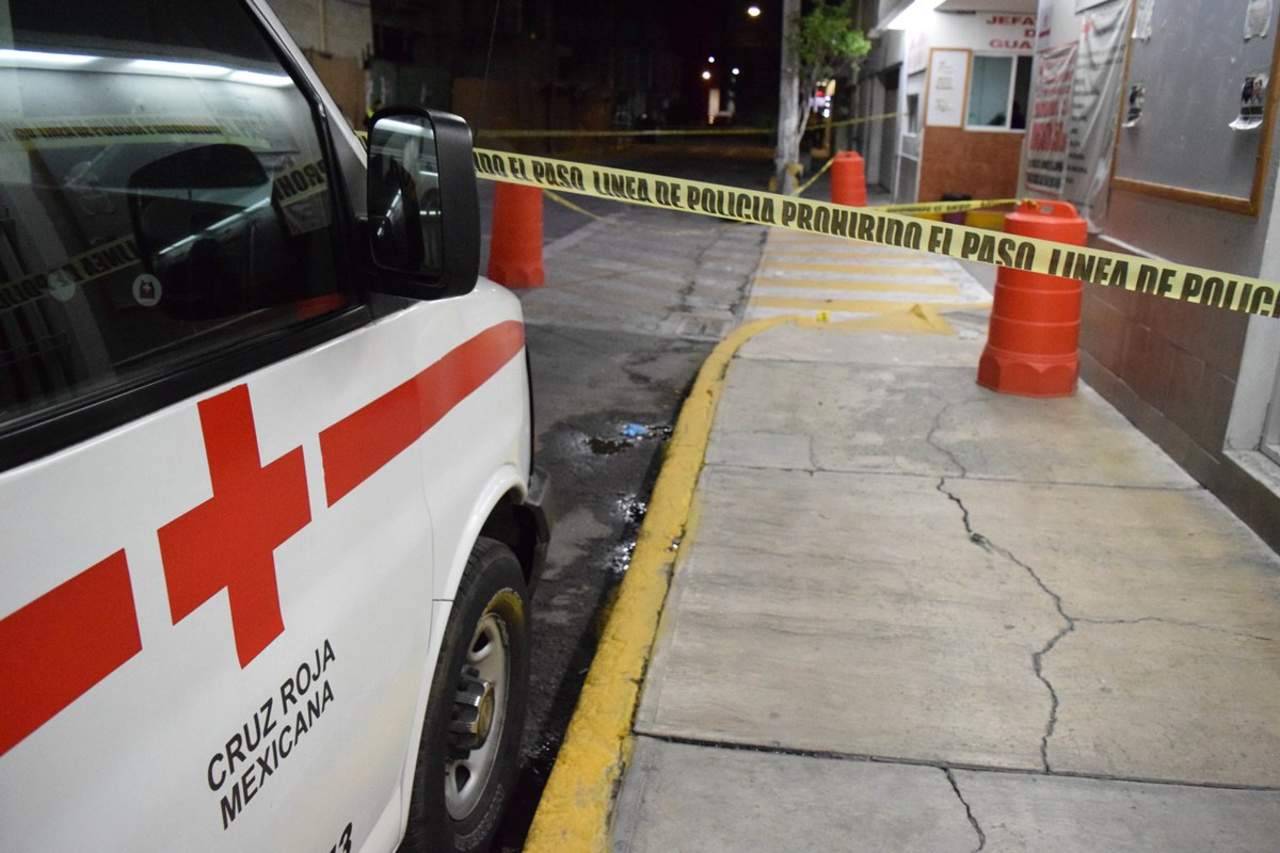 La Policía Municipal de Culiacán señaló que la víctima fue encontrada junto a un vehículo Toyota, color blanco, de modelo reciente, con varios disparos, uno de ellos en la cabeza. (TWITTER) 