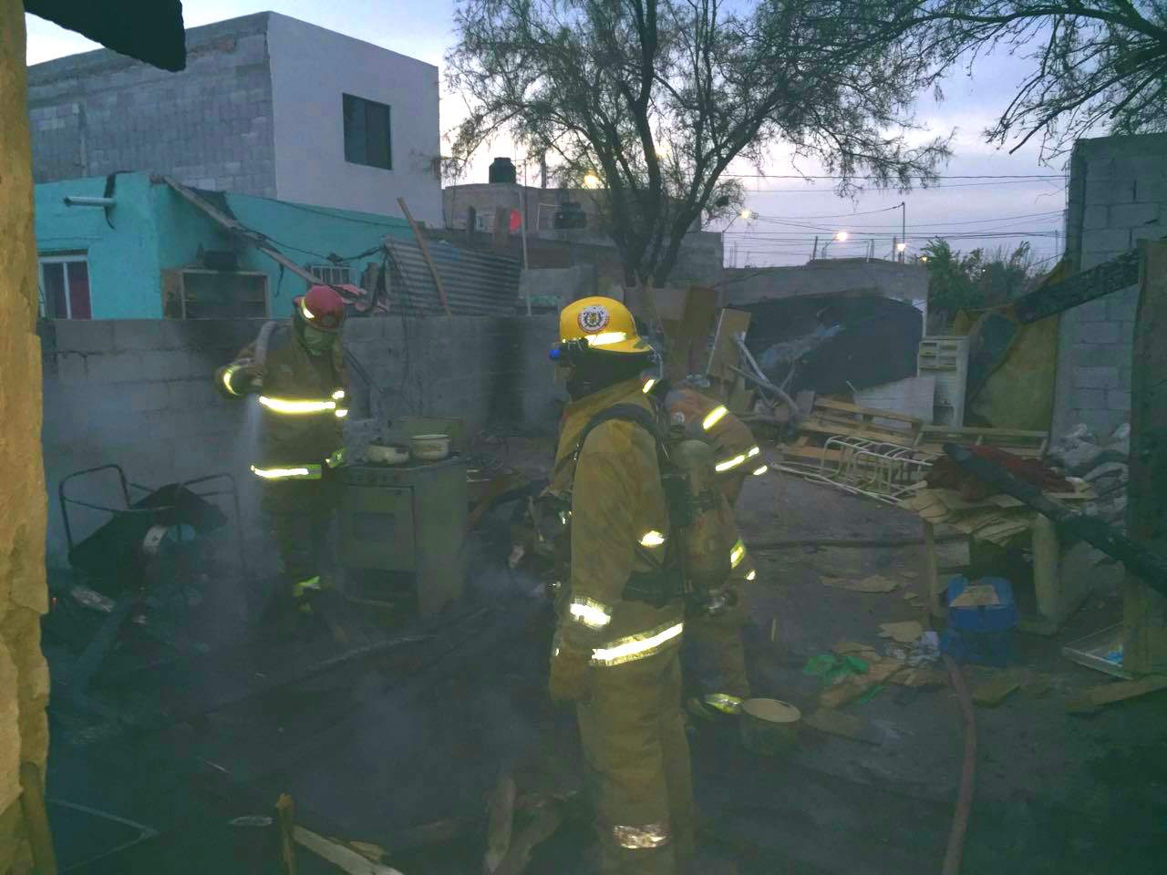 El fuego se originó en un cuarto de adobe con techo de madera, las autoridades ignoran hasta el momento los causales. (ARCHIVO)