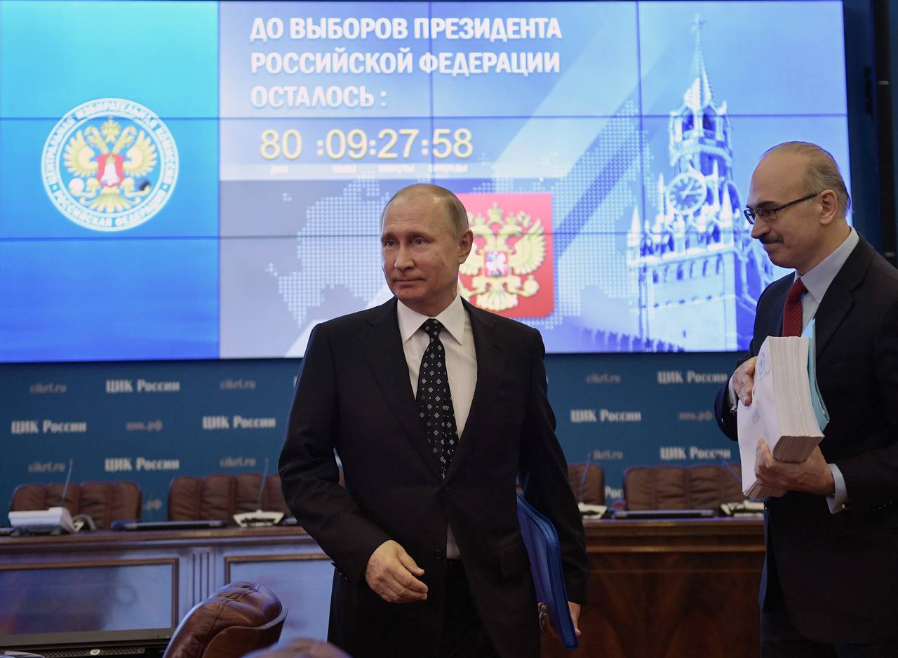 Candidatura. Putin acude personalmente a comisión electoral para inscribir su candidatura. (EFE)