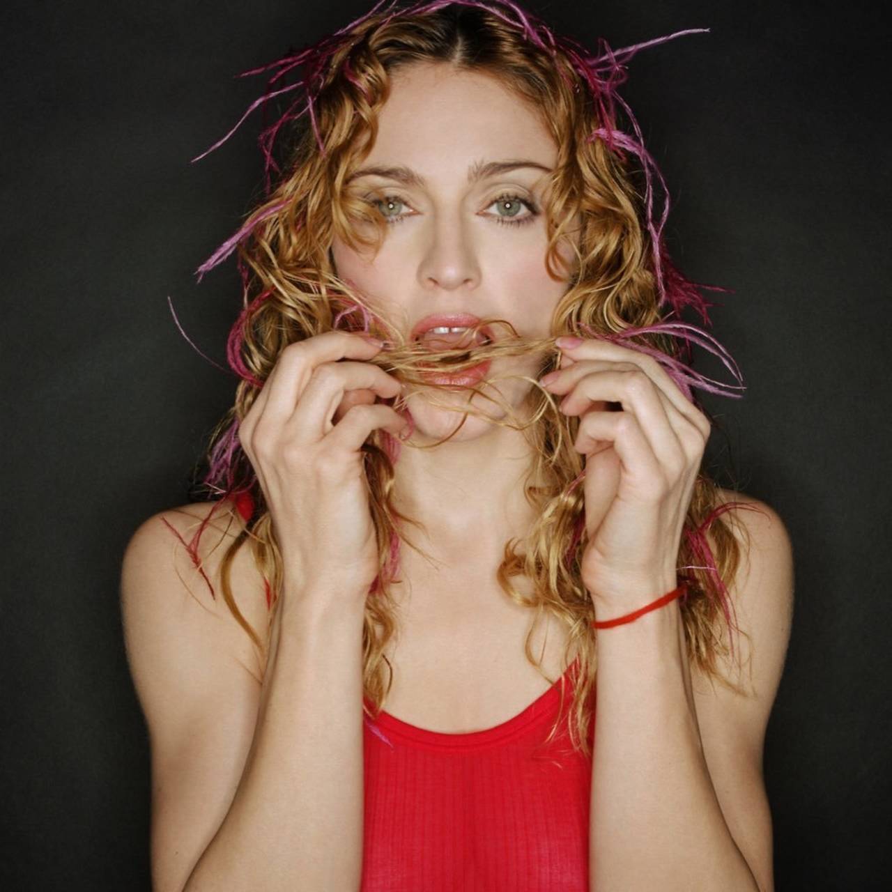 Con todo. Madonna lanzará muy pronto a la radio y plataformas digitales su nuevo sencillo.