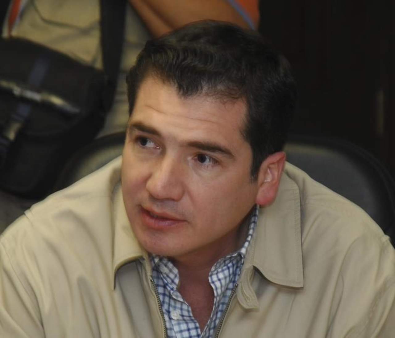 Villarreal Hernández logró evadir a la justicia en México por primera vez, donde el 28 de octubre de 2011, autoridades de Coahuila lo detuvieron por haber presentado documentos falsos para la obtención de préstamos para el estado.