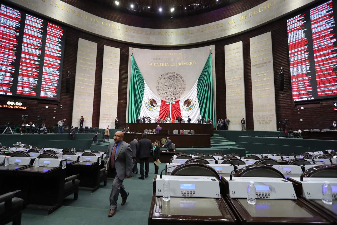 La Cámara de Diputados gastó más de 11 millones 143 mil pesos en la rehabilitación, adecuación, mantenimiento y remodelación de los estacionamientos y algunas oficinas del Palacio Legislativo de San Lázaro. (ARCHIVO)
