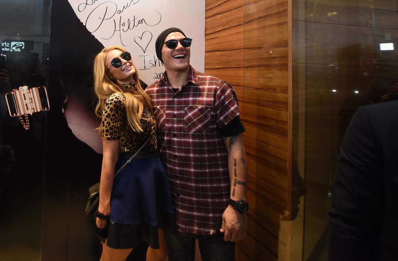 Chris Zylka acompañó a Paris Hilton en su última visita a Torreón. (ARCHIVO) 