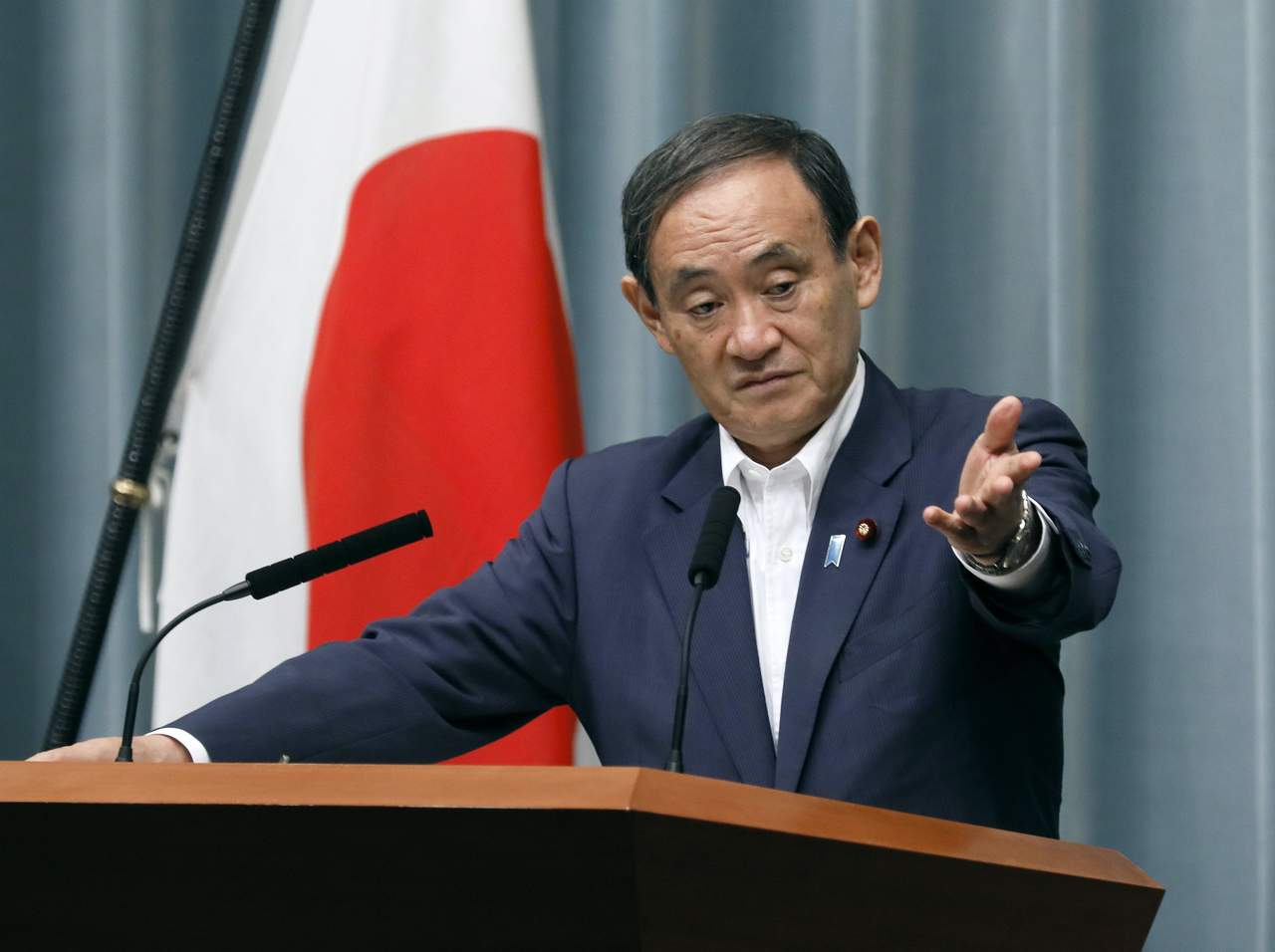 El ministro portavoz del Ejecutivo nipón, Yoshihide Suga, afirmó hoy en una rueda de prensa en Tokio que 'el desarrollo de misiles y nuclear (de Pyongyang) es una amenaza no sólo para Japón, sino para toda la región, por lo que no hay ningún cambio en nuestra política de presionar al Norte para que cambie su política'. (EFE)