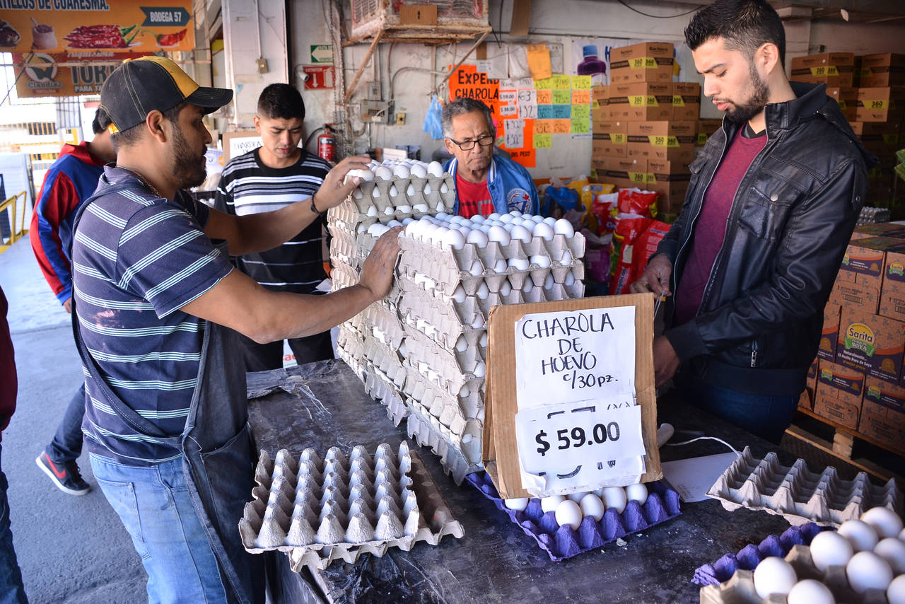 Tendencia. En un año el precio del huevo en La Laguna ha tenido un incremento de más del 50 por ciento. (EL SIGLO DE TORREÓN/FERNANDO COMPEÁN)