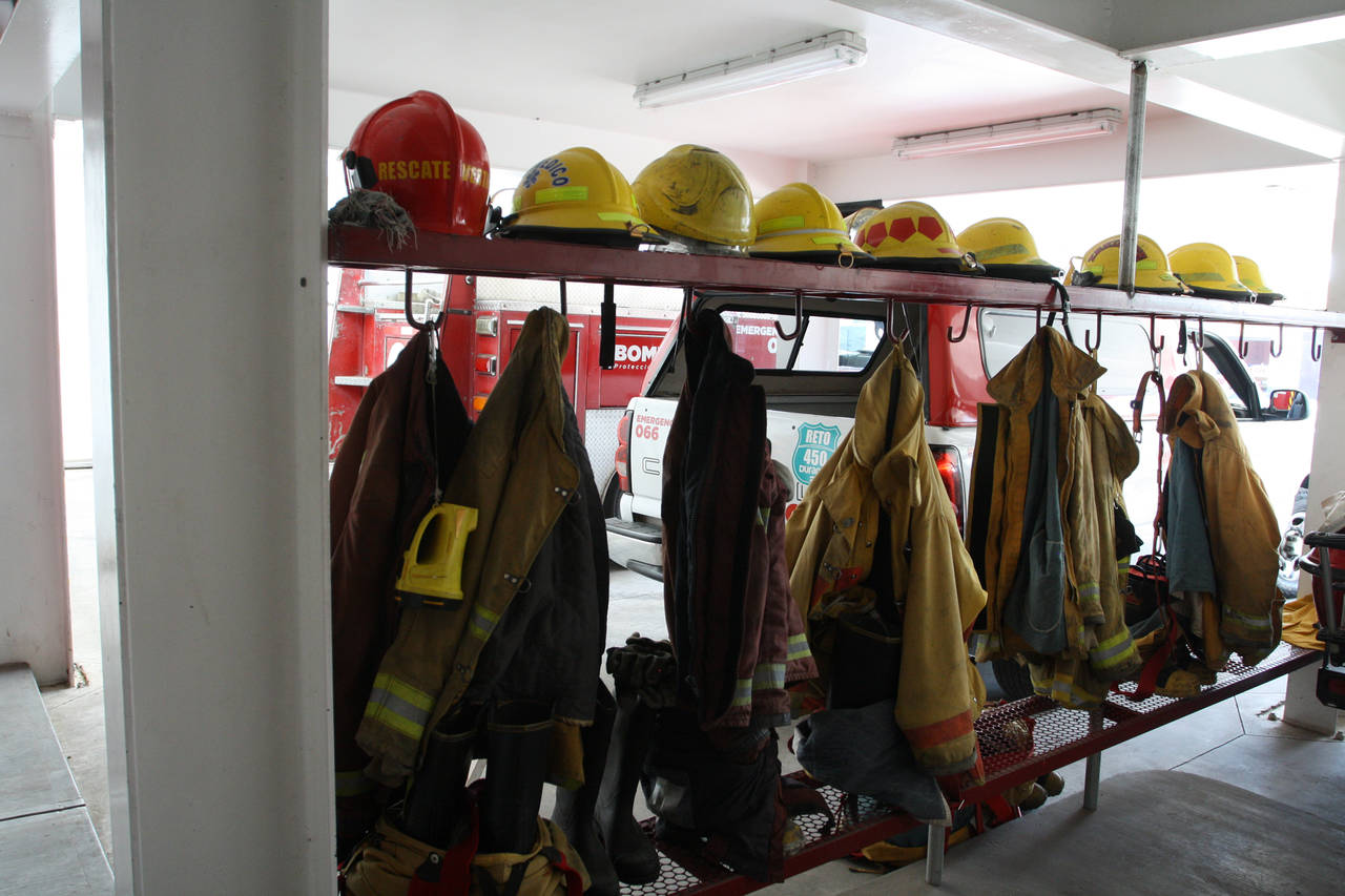 Recursos. La mayoría de los cuerpos de bomberos operan con apenas lo más básico. (EL SIGLO DE TORREÓN)