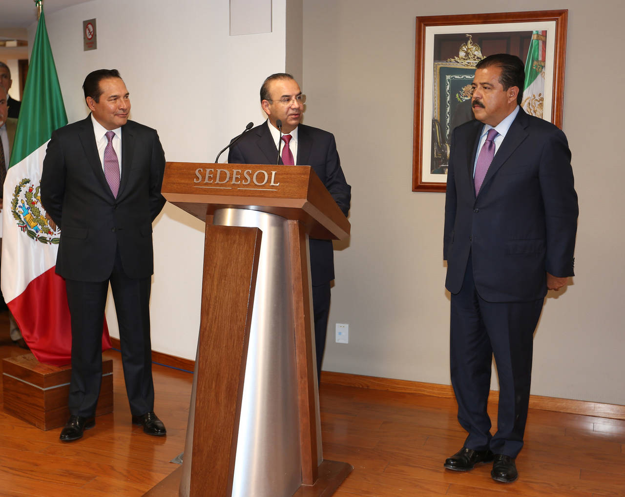 Cambios. El secretario de Gobernación, Alfonso Navarrete Prida, realizó cambios en el equipo que conformó Osorio Chong. (AGENCIAS)