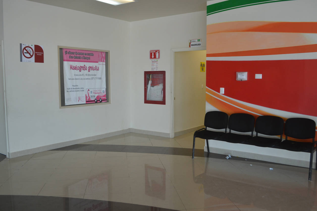 Atención. En esta área del Hospital General de Torreón es donde se informa a las usuarias sobre la descompostura del mastógrafo. (ANGÉLICA SANDOVAL)