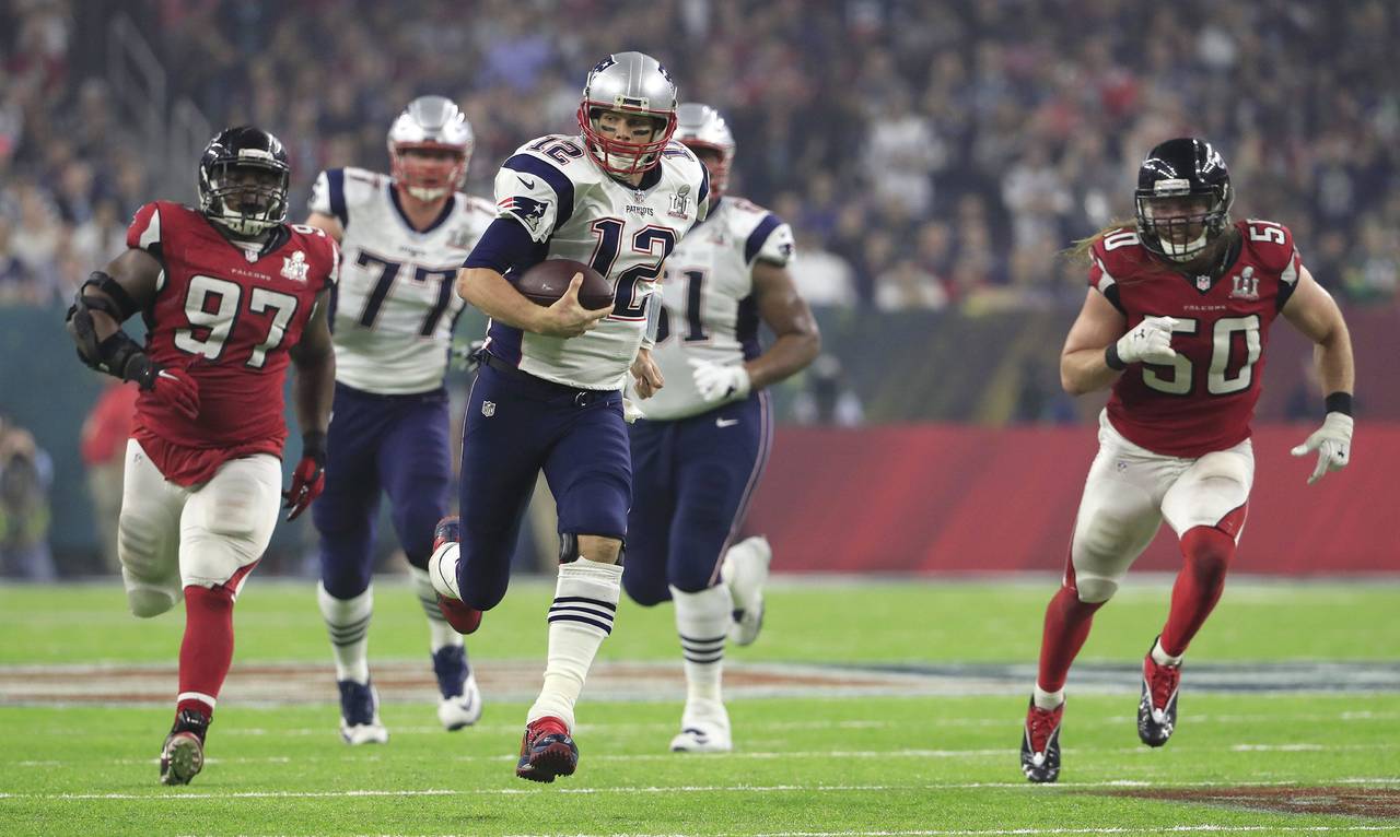 El documental de Tom Brady lleva como nombre Tom vs. Time (Tom contra el tiempo) y se transmitirá por Facebook Watch. Retransmitirá la temporada 2017, cuando Brady ganó su quinto anillo de Super Bowl. (Archivo)