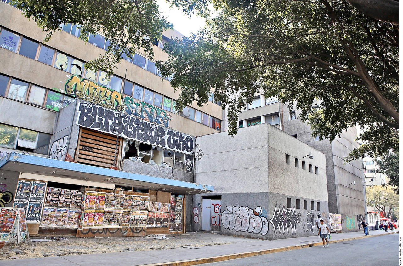 Fallas. El Hospital Gonzalo Castañeda del ISSSTE se encuentra abandonado.