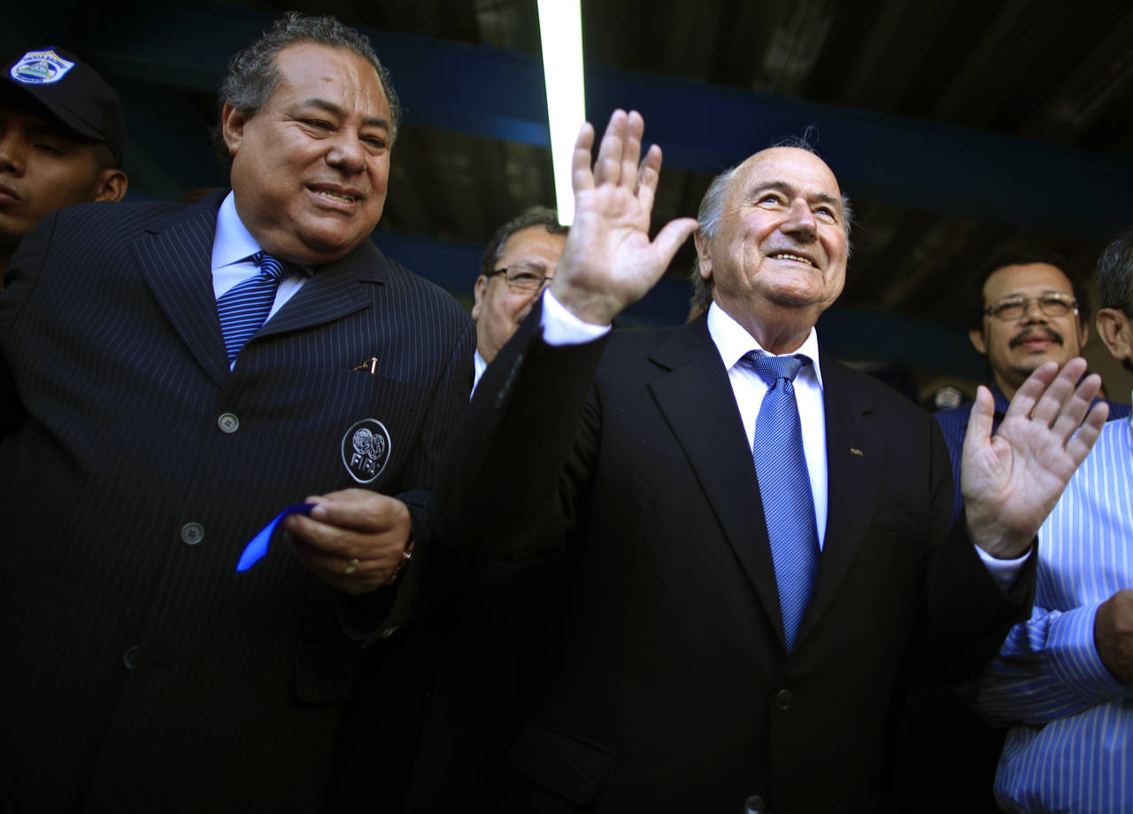 De sus principales legados en su país fue haber gestionado ante el presidente de FIFA, Blatter, la construcción del primer estadio nacional. Fallece Julio Rocha, exlíder del futbol