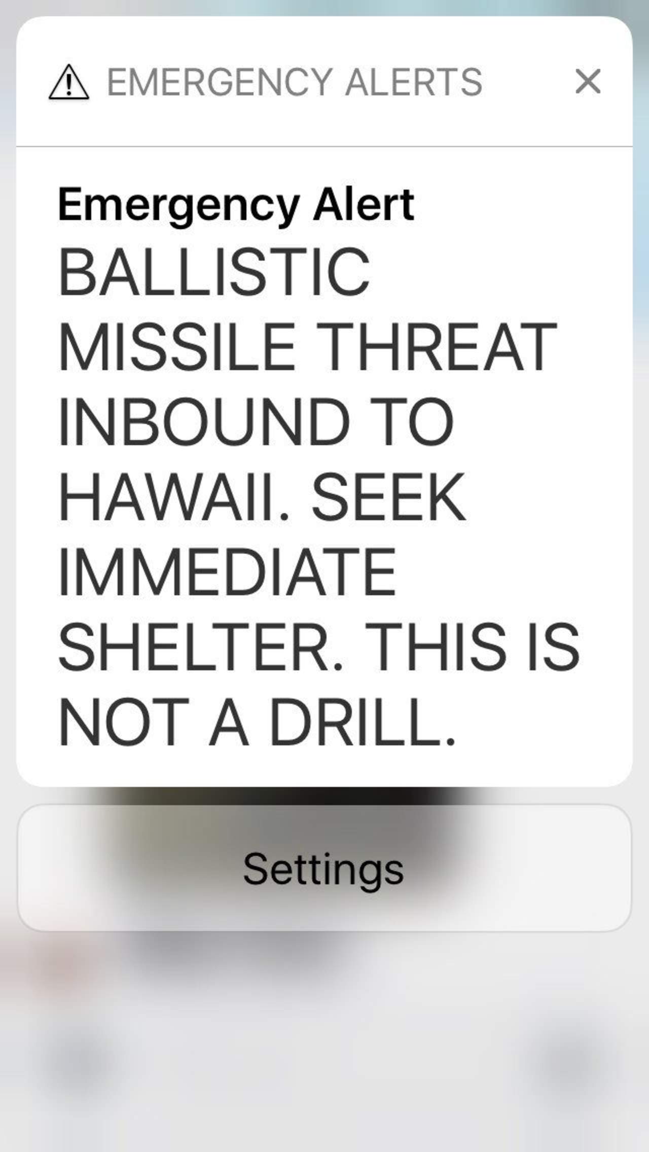 Autoridades emitieron por error una notificación para advertir que ese territorio estadounidense sería blanco de misiles balísticos y que sus residentes debían buscar refugio. (ARCHIVO) 