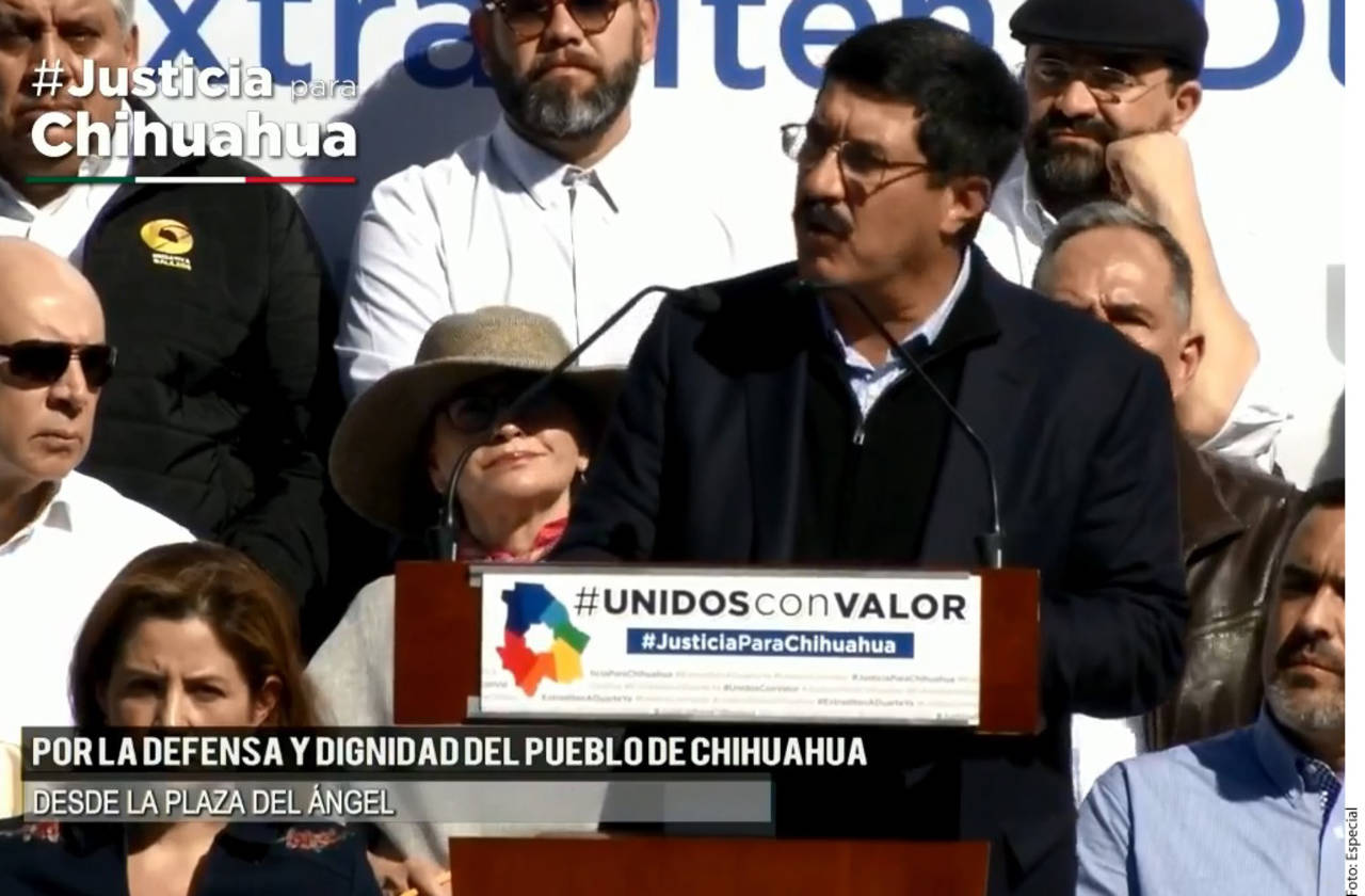 Respuesta. Reunido con legisladores, activistas y empresarios, Javier Corral invitó a la ciudadanía a participar en una campaña de protestas para hacer justicia por el pueblo de Chihuahua. (AGENCIA REFORMA)