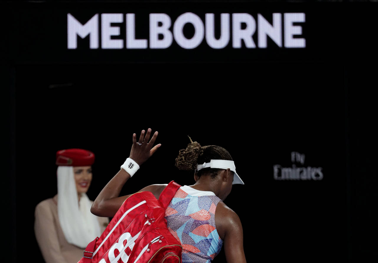 La primera sorpresa del Abierto de Australia se consumó, la norteamericana Venus Williams fue eliminada. (AP)