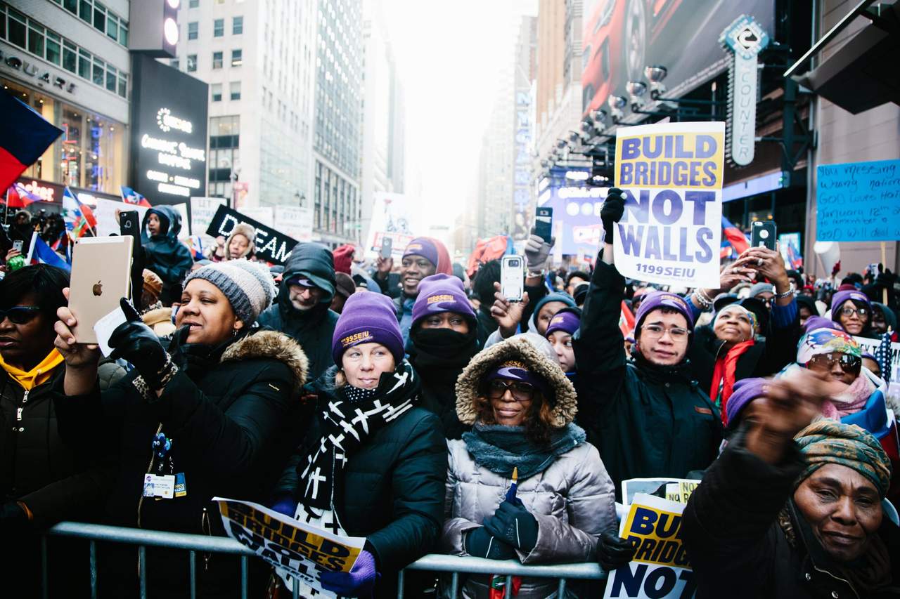Algunos políticos, entre los que se encontraba el alcalde demócrata de Nueva York, Bill de Blasio, participaron en la protesta. (EFE)