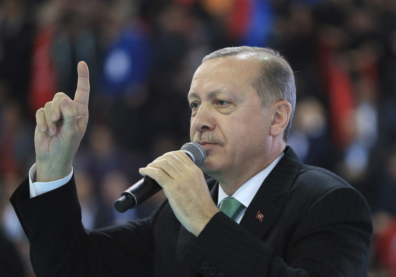Advertencia. ‘Las Fuerzas Armadas turcas resolverán el problema de Afrín’, aseguró Erdogan. (AP)