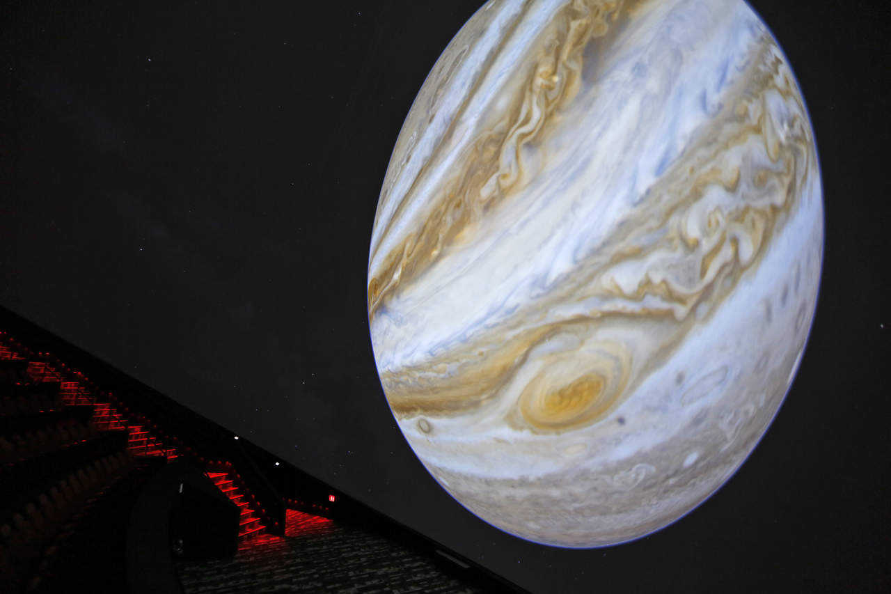 Captan coloridos cinturones de nubes en Júpiter