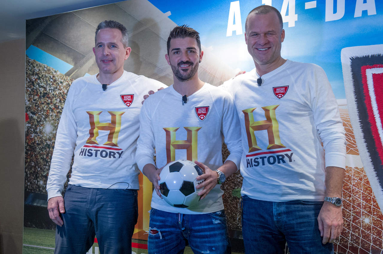 'La Historia del Futbol' contará con la participación del exfutbolista español David Villa (c), ganador de la Copa del Mundo del 2010. (EFE)
