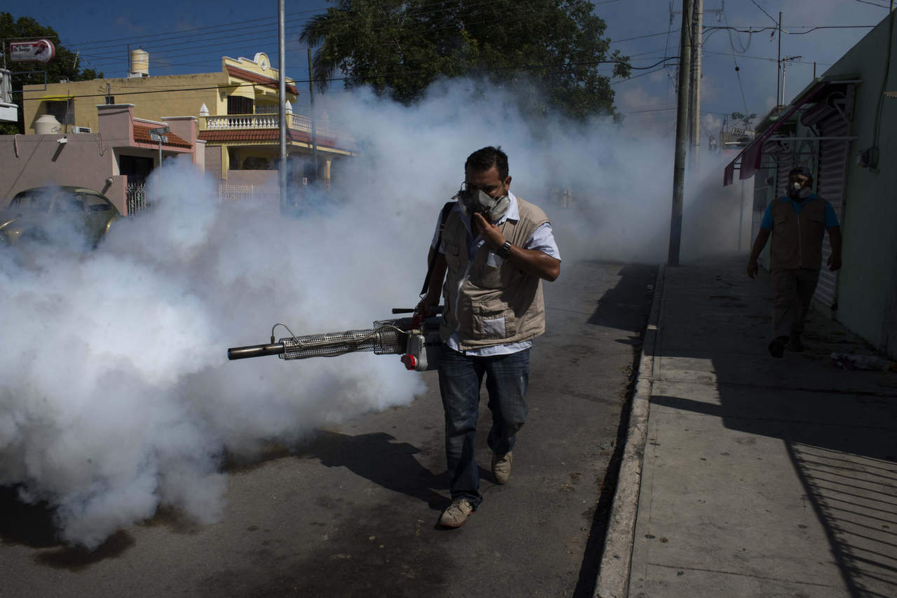Colima registró en 2017 la cifra más baja que ha tenido en dengue en los últimos 10 años, al cerrar con 51 casos confirmados y concluir en el sitio 23 nacional. (ARCHIVO)