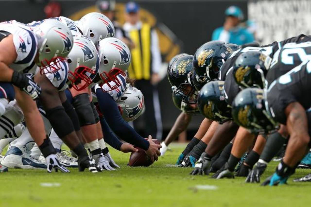 La poderosa ofensiva de los Patriots se mide hoy en Fóxboro a la temible defensiva de Jaguars. (Archivo)